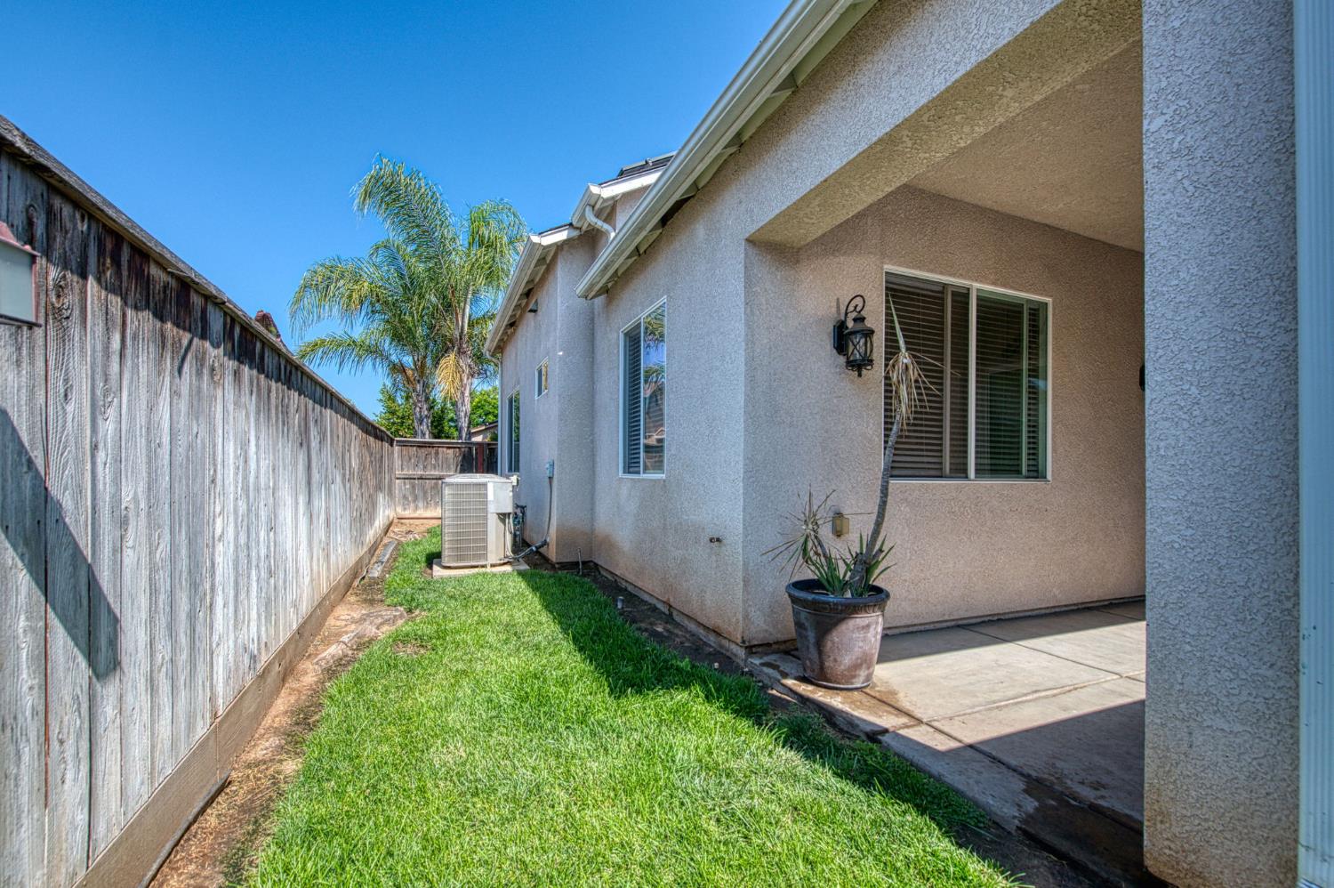 3683 W Black Walnut Ln, Fresno, CA 93711