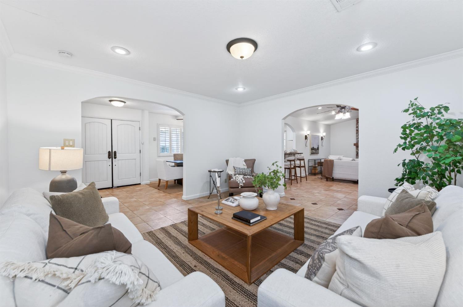 1153 Menlo Ave, Clovis, CA 93612