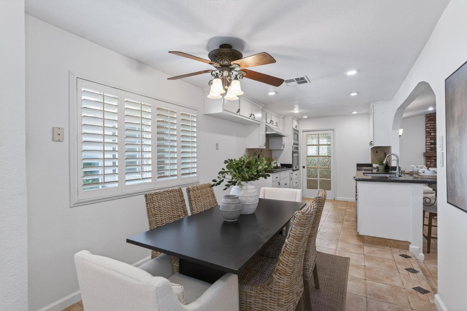 1153 Menlo Ave, Clovis, CA 93612