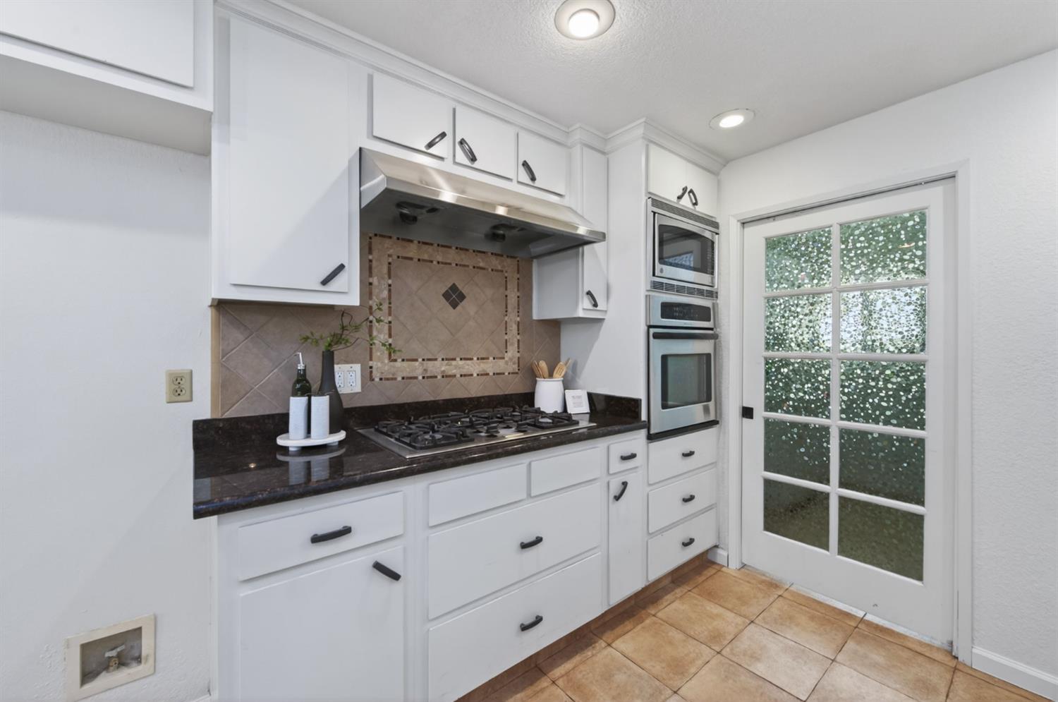 1153 Menlo Ave, Clovis, CA 93612