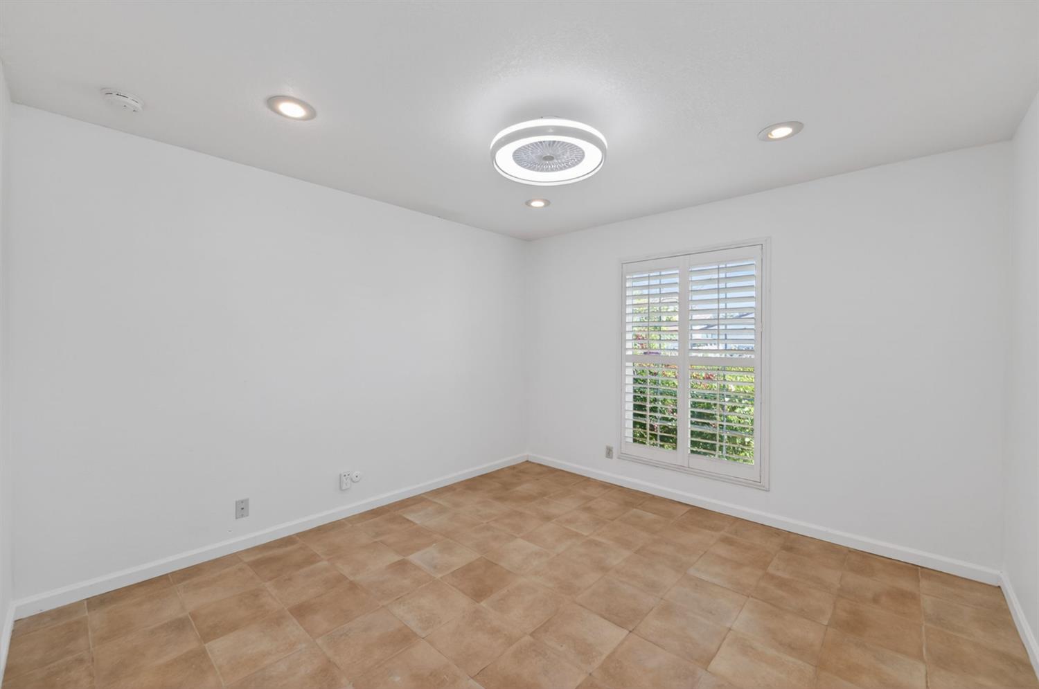 1153 Menlo Ave, Clovis, CA 93612