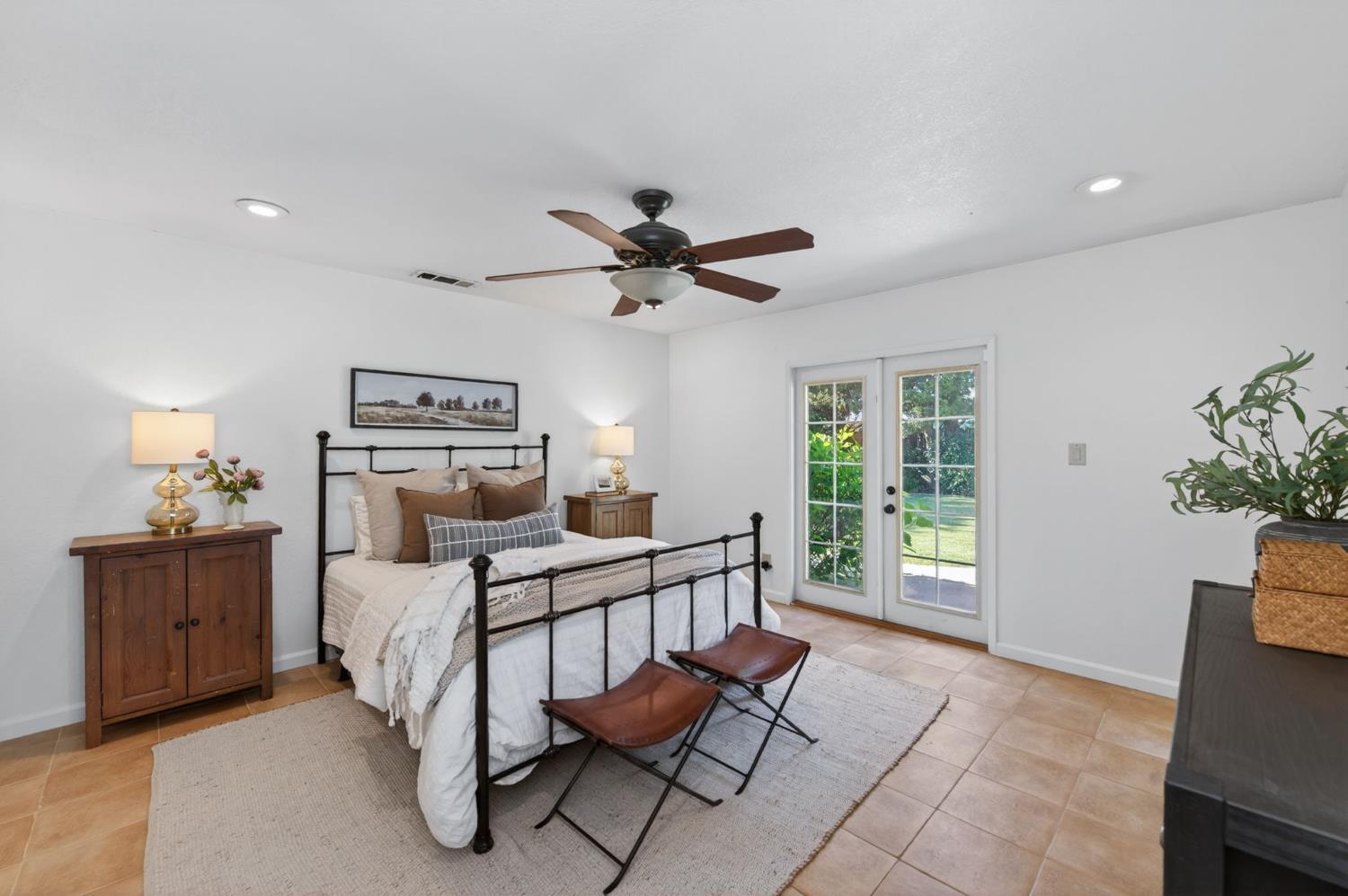 1153 Menlo Ave, Clovis, CA 93612