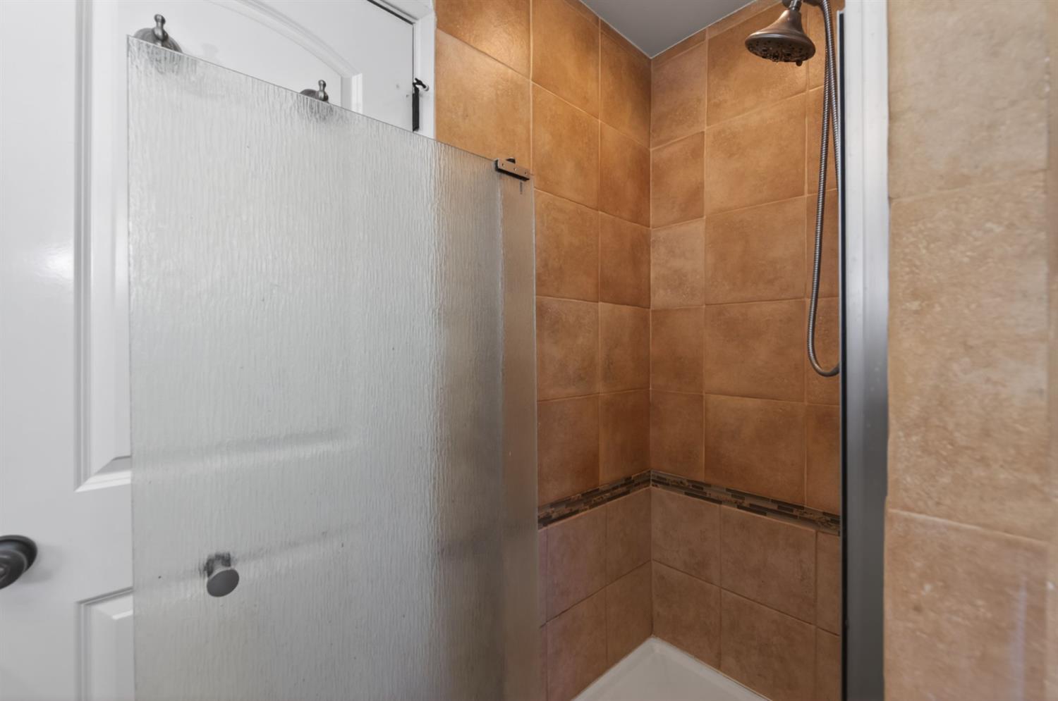 1153 Menlo Ave, Clovis, CA 93612