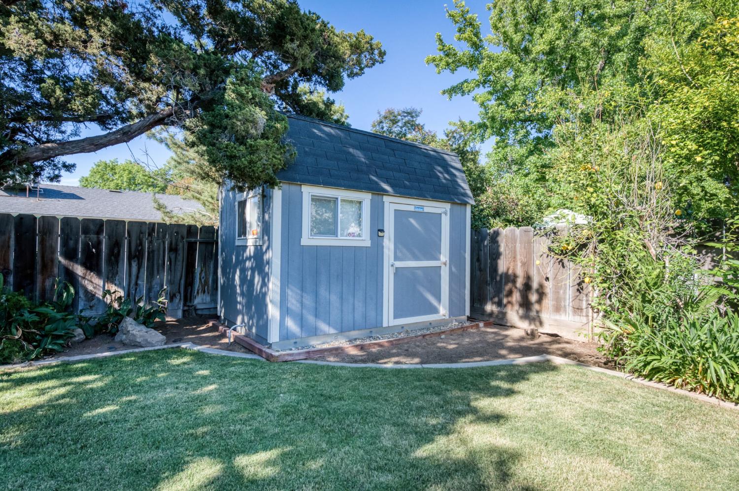 1153 Menlo Ave, Clovis, CA 93612