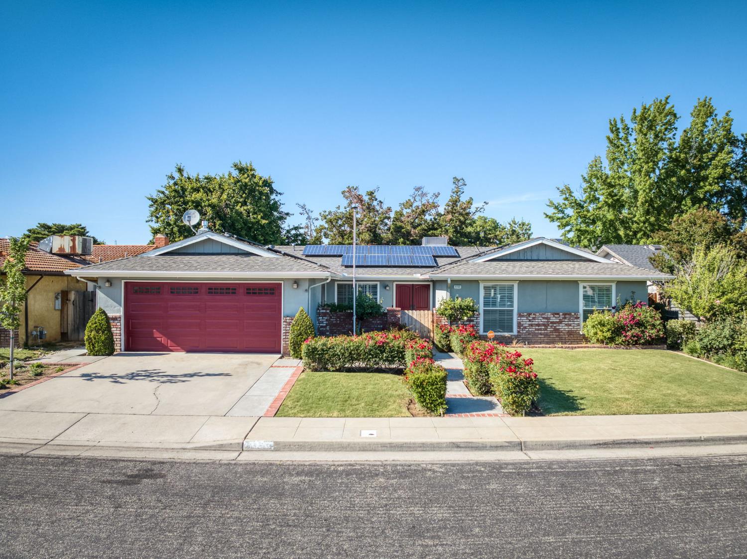 1153 Menlo Ave, Clovis, CA 93612