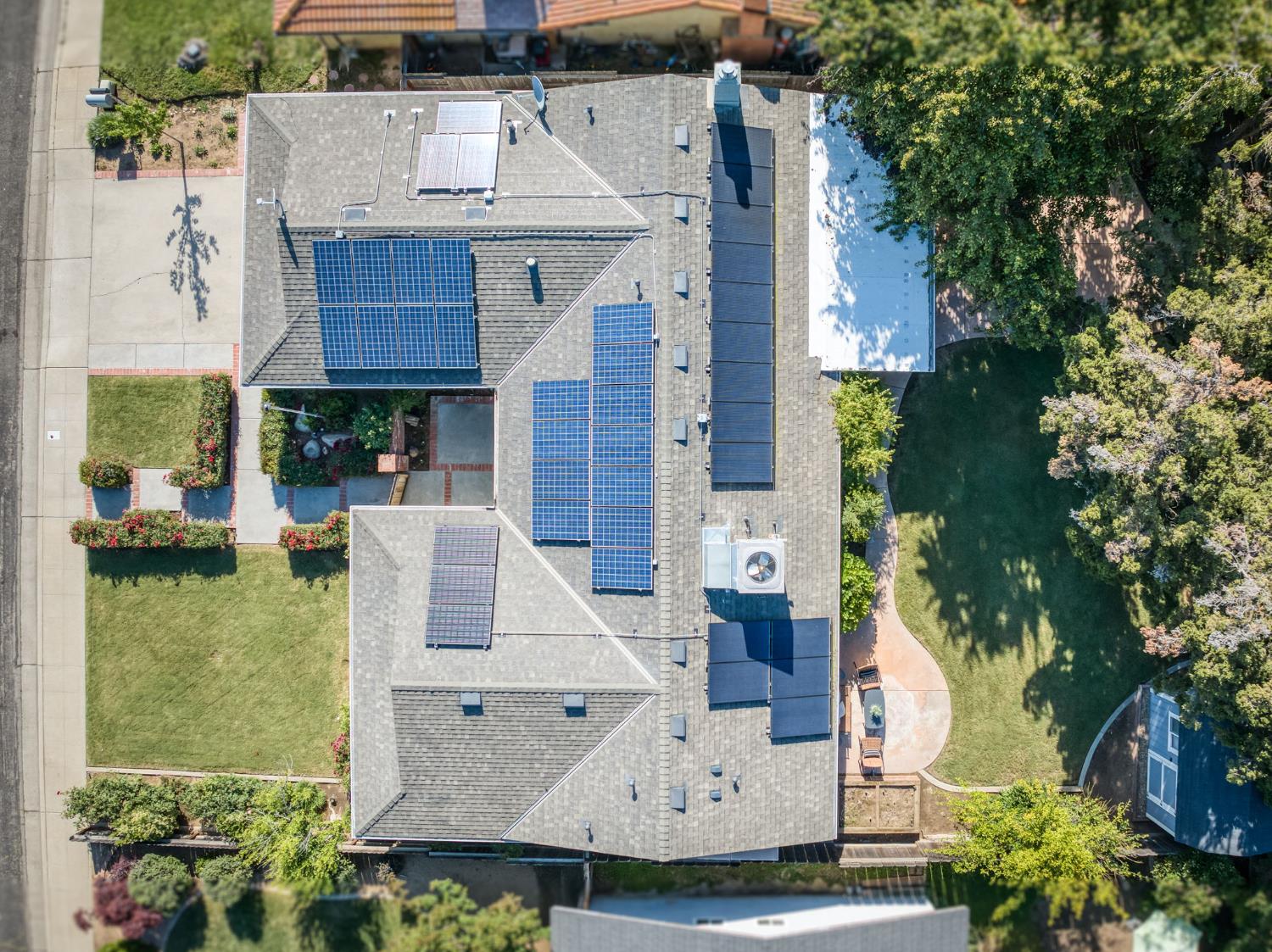 1153 Menlo Ave, Clovis, CA 93612