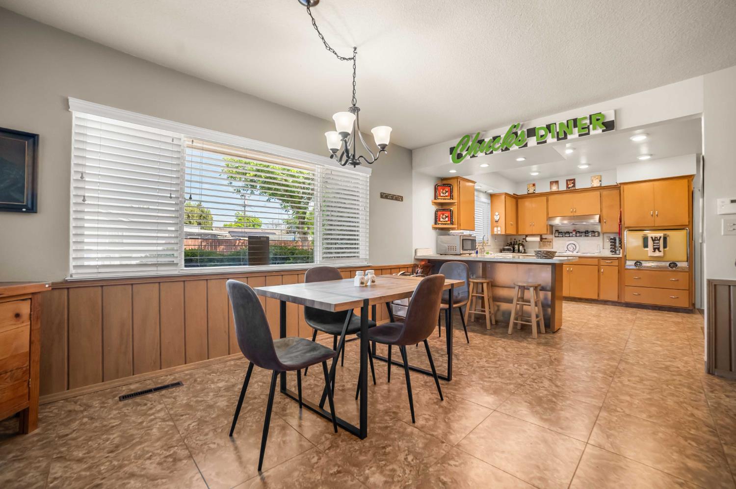 2244 E Princeton Ave, Fresno, CA 93703