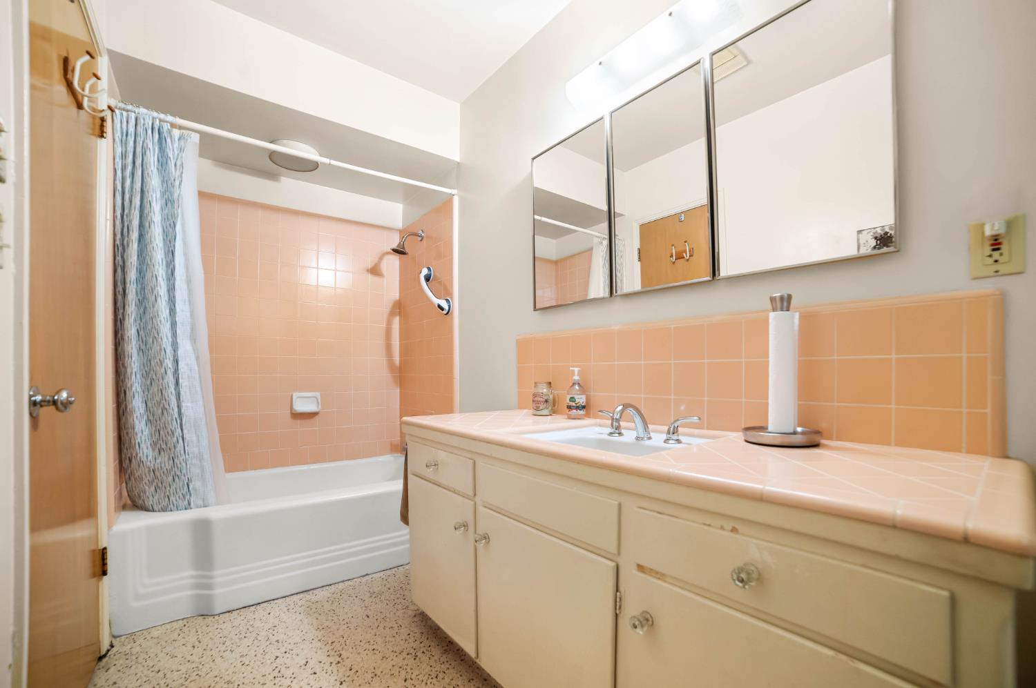 2244 E Princeton Ave, Fresno, CA 93703