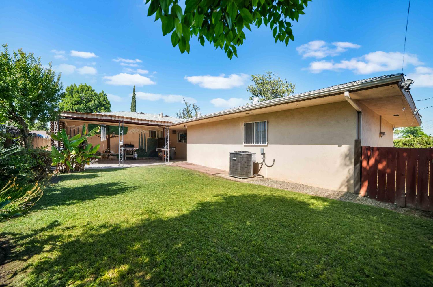 2244 E Princeton Ave, Fresno, CA 93703