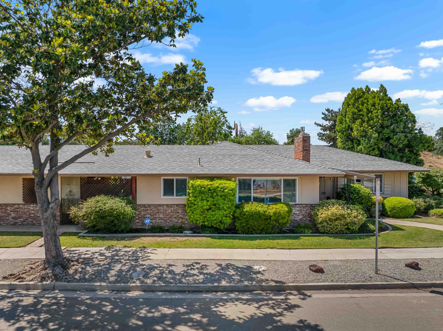 2244 E Princeton Ave, Fresno, CA 93703