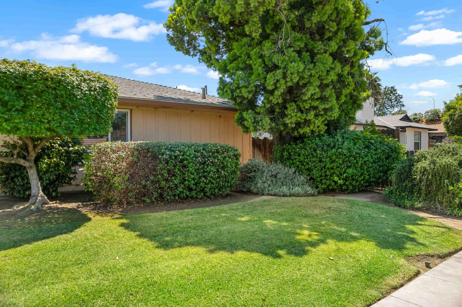2244 E Princeton Ave, Fresno, CA 93703