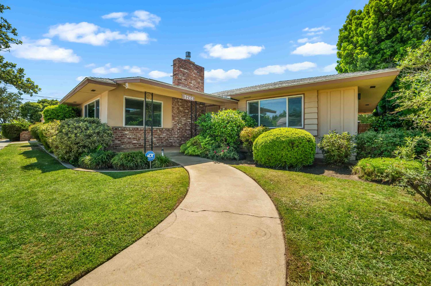 2244 E Princeton Ave, Fresno, CA 93703