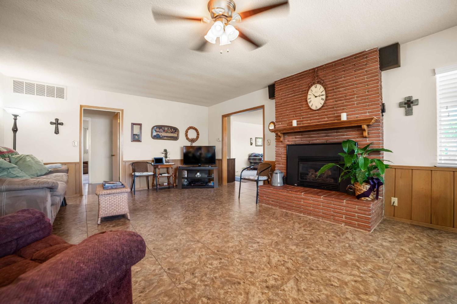 2244 E Princeton Ave, Fresno, CA 93703