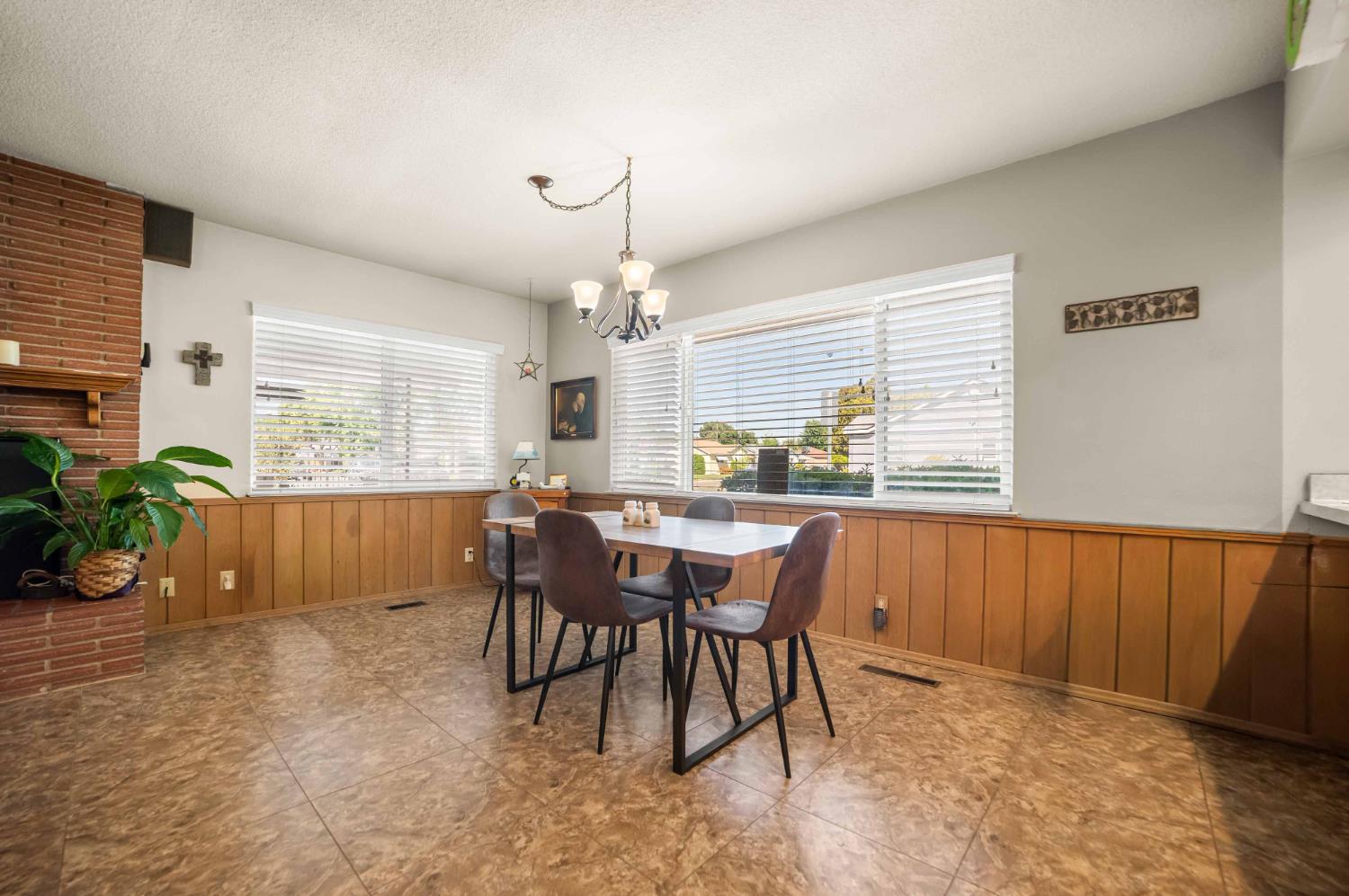 2244 E Princeton Ave, Fresno, CA 93703