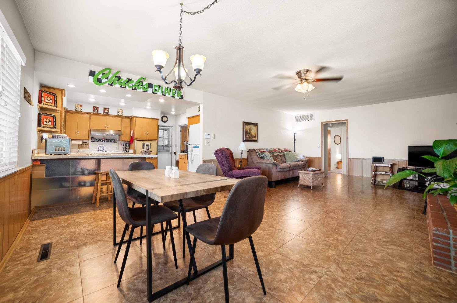 2244 E Princeton Ave, Fresno, CA 93703