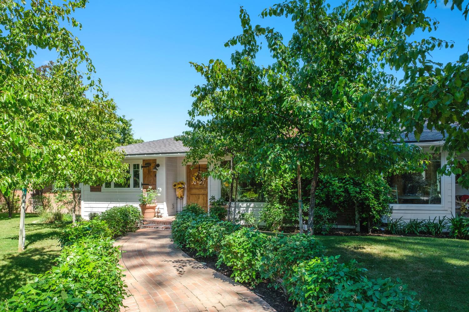 3868 N Van Ness Blvd, Fresno, CA 93704