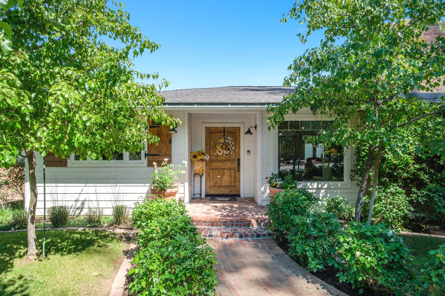 3868 N Van Ness Blvd, Fresno, CA 93704