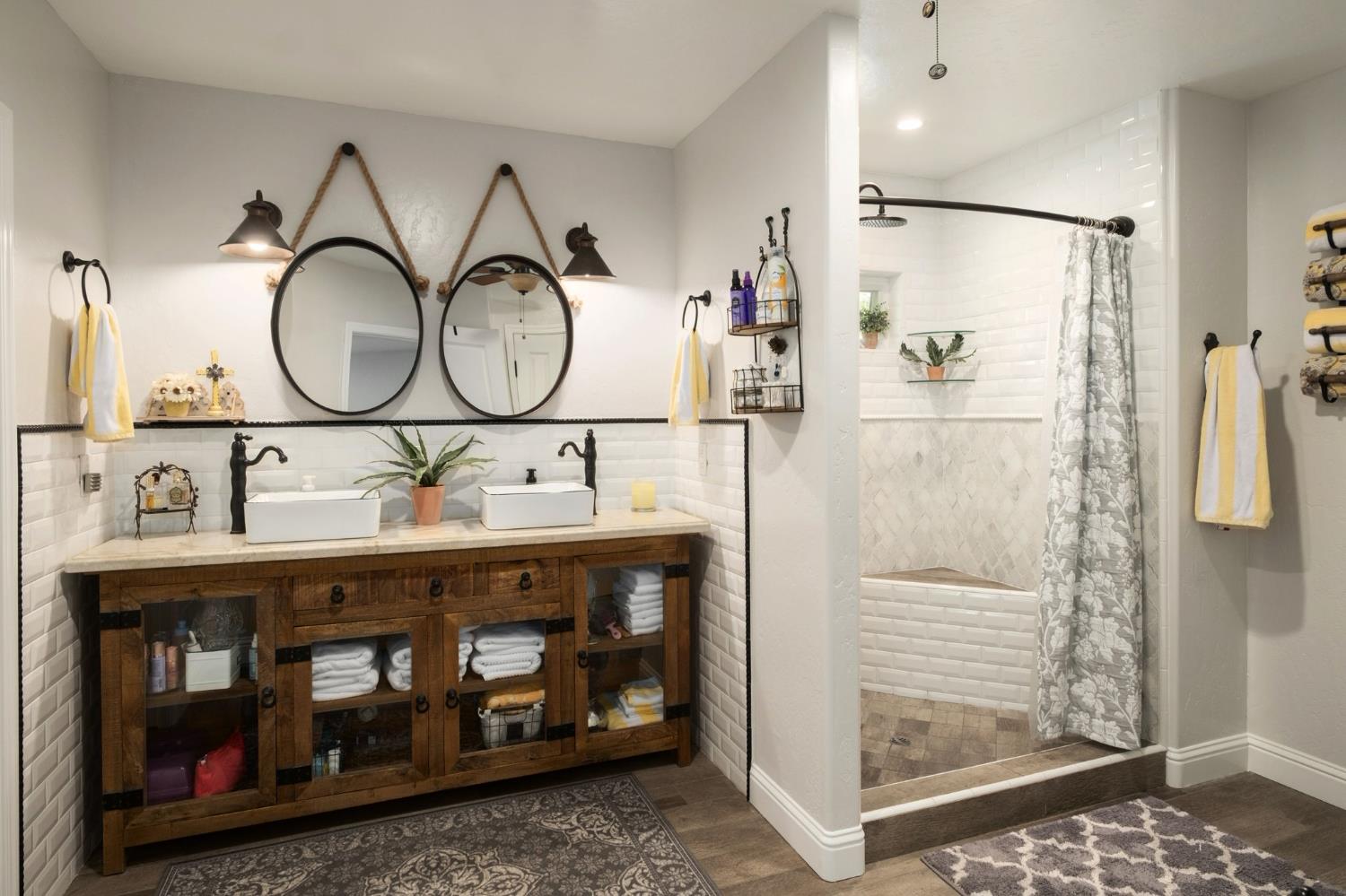 3868 N Van Ness Blvd, Fresno, CA 93704