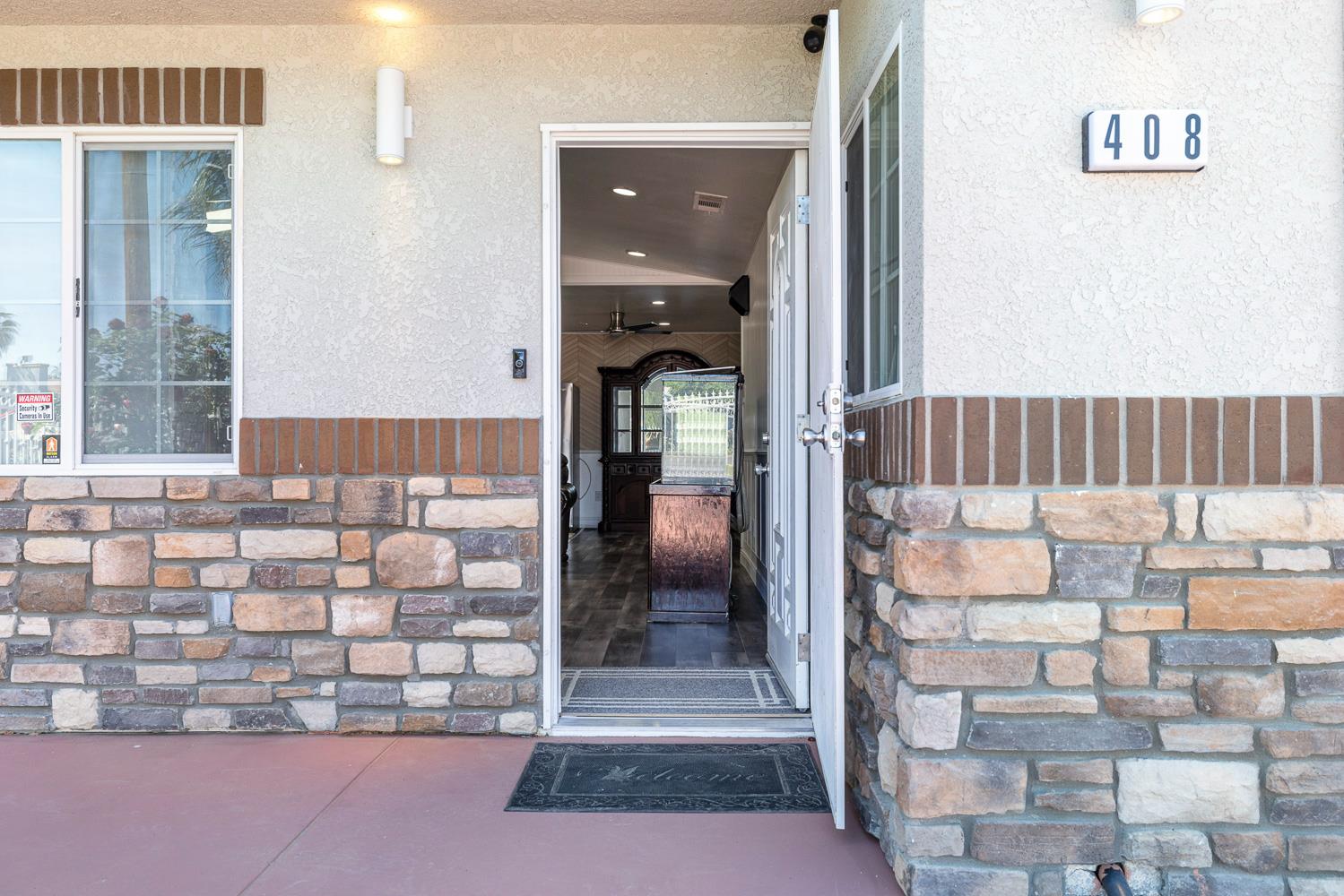 408 W San Joaquin St, Avenal, CA 93204