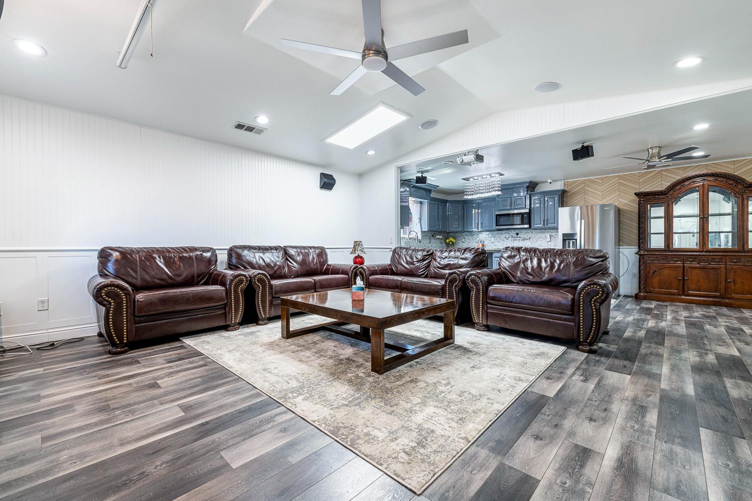 408 W San Joaquin St, Avenal, CA 93204