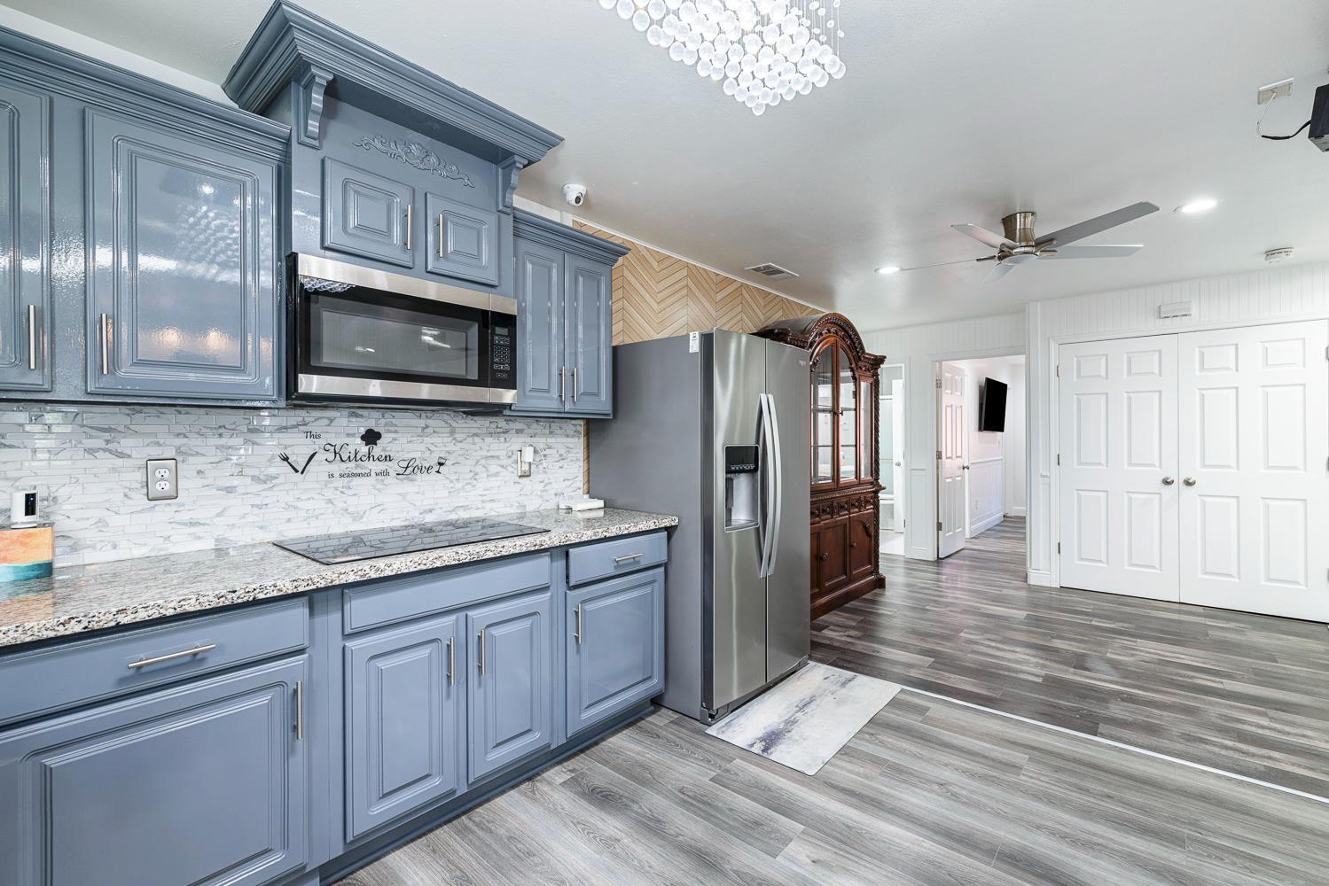 408 W San Joaquin St, Avenal, CA 93204