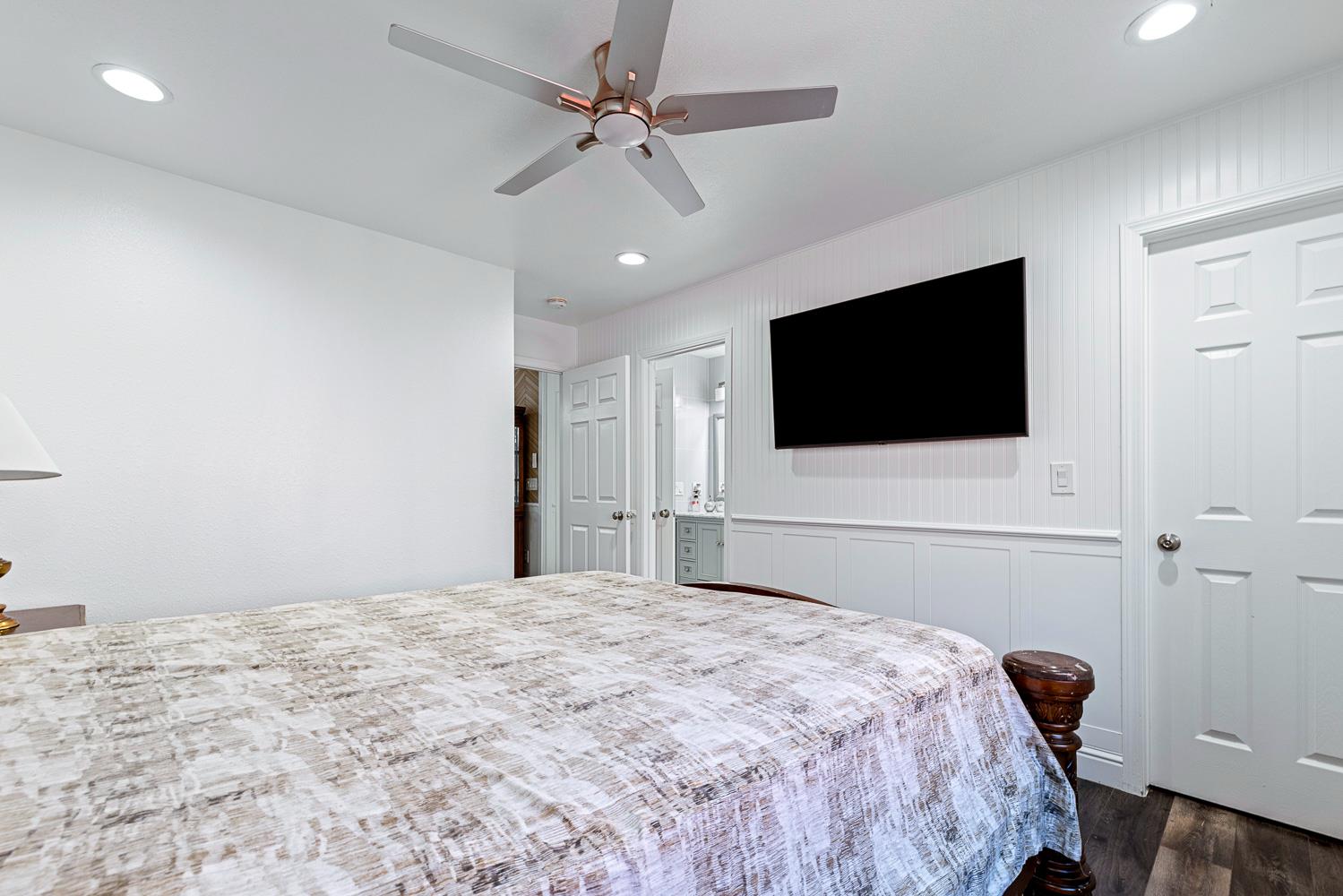 408 W San Joaquin St, Avenal, CA 93204