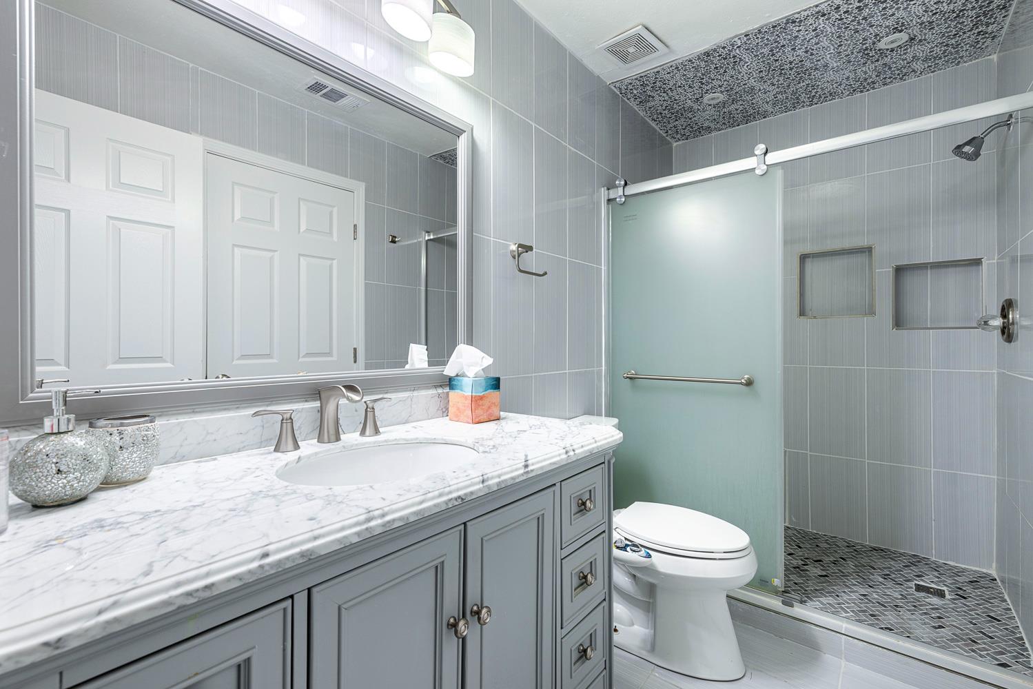 408 W San Joaquin St, Avenal, CA 93204