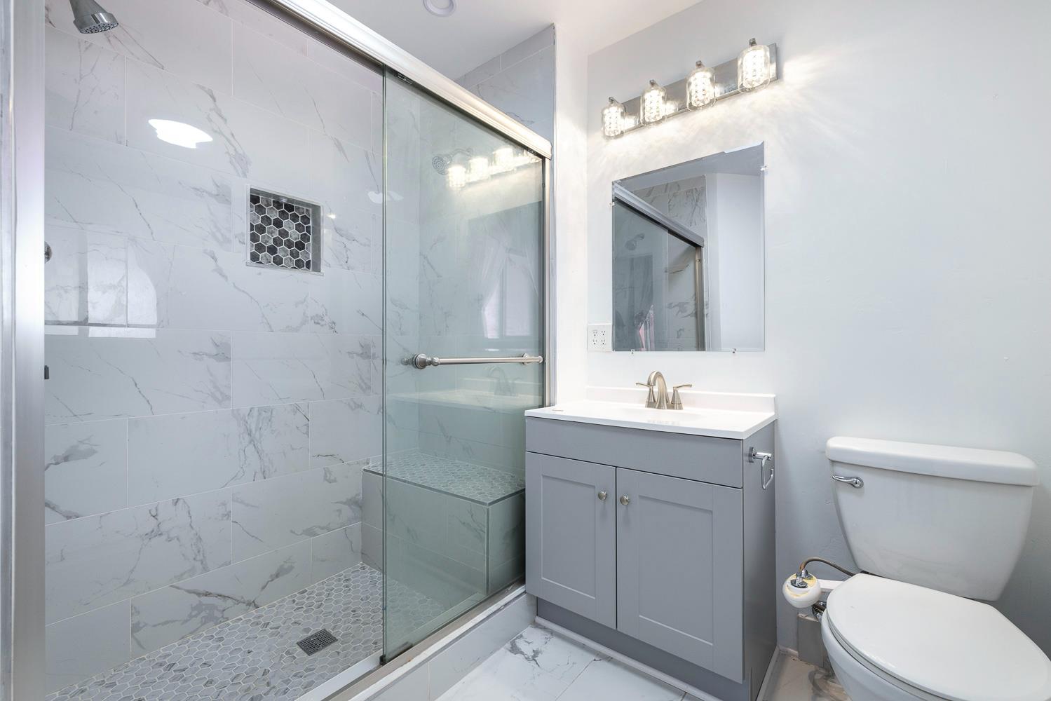 408 W San Joaquin St, Avenal, CA 93204