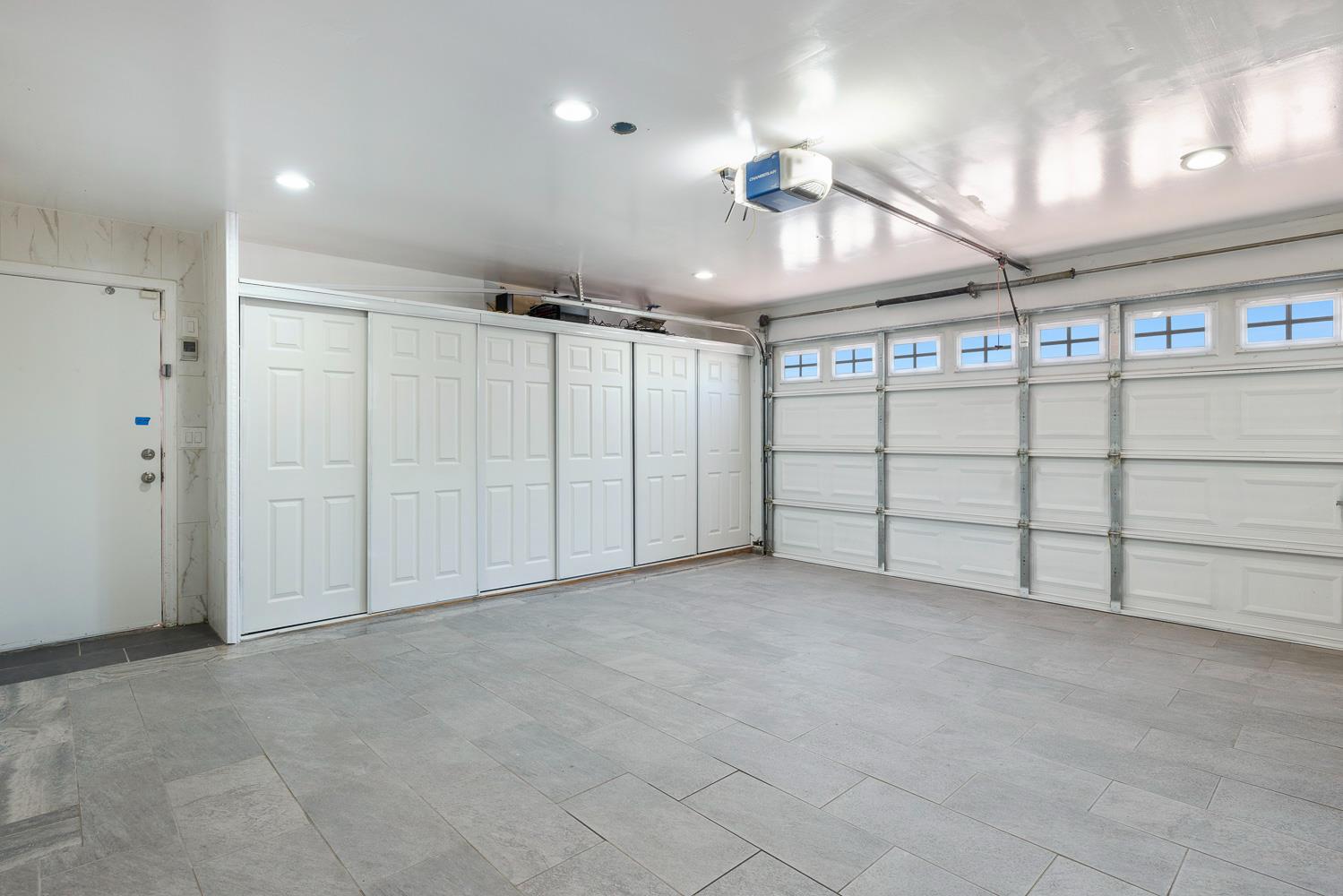 408 W San Joaquin St, Avenal, CA 93204