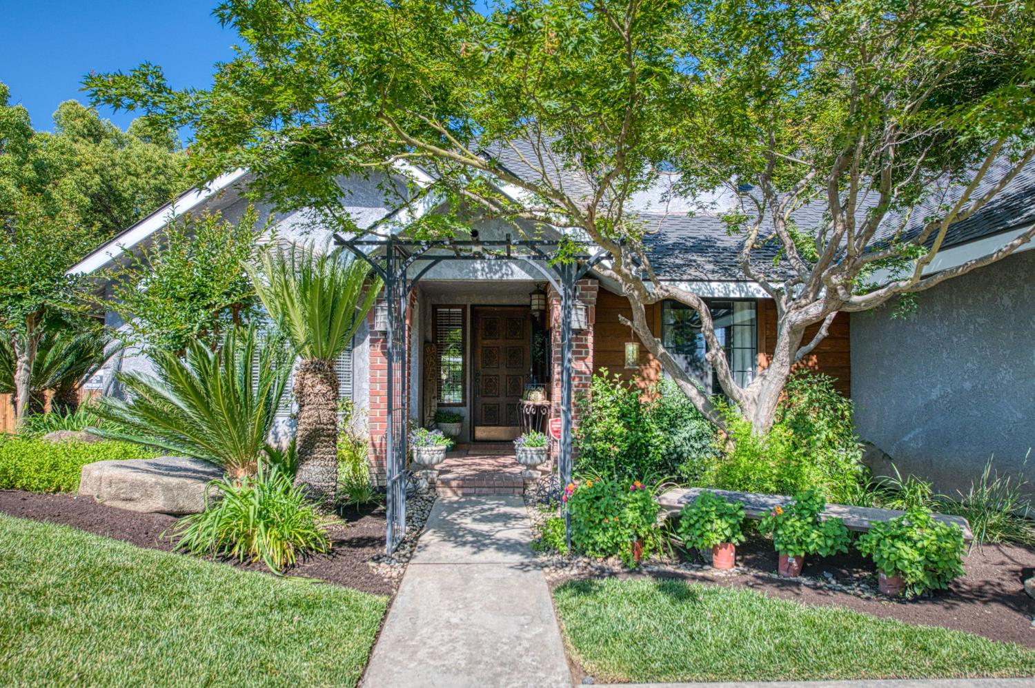 6635 N West Ave, Fresno, CA 93711