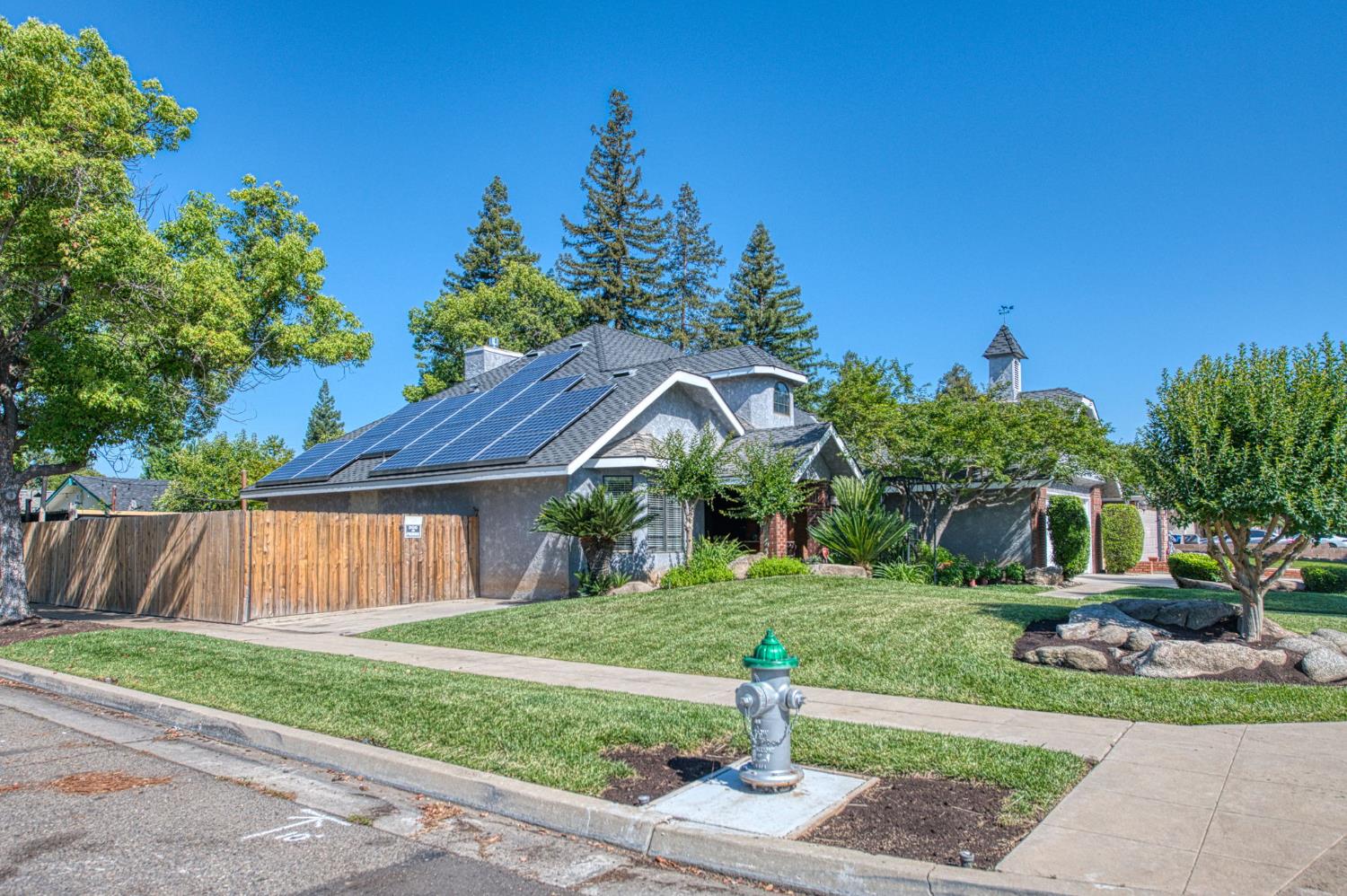 6635 N West Ave, Fresno, CA 93711