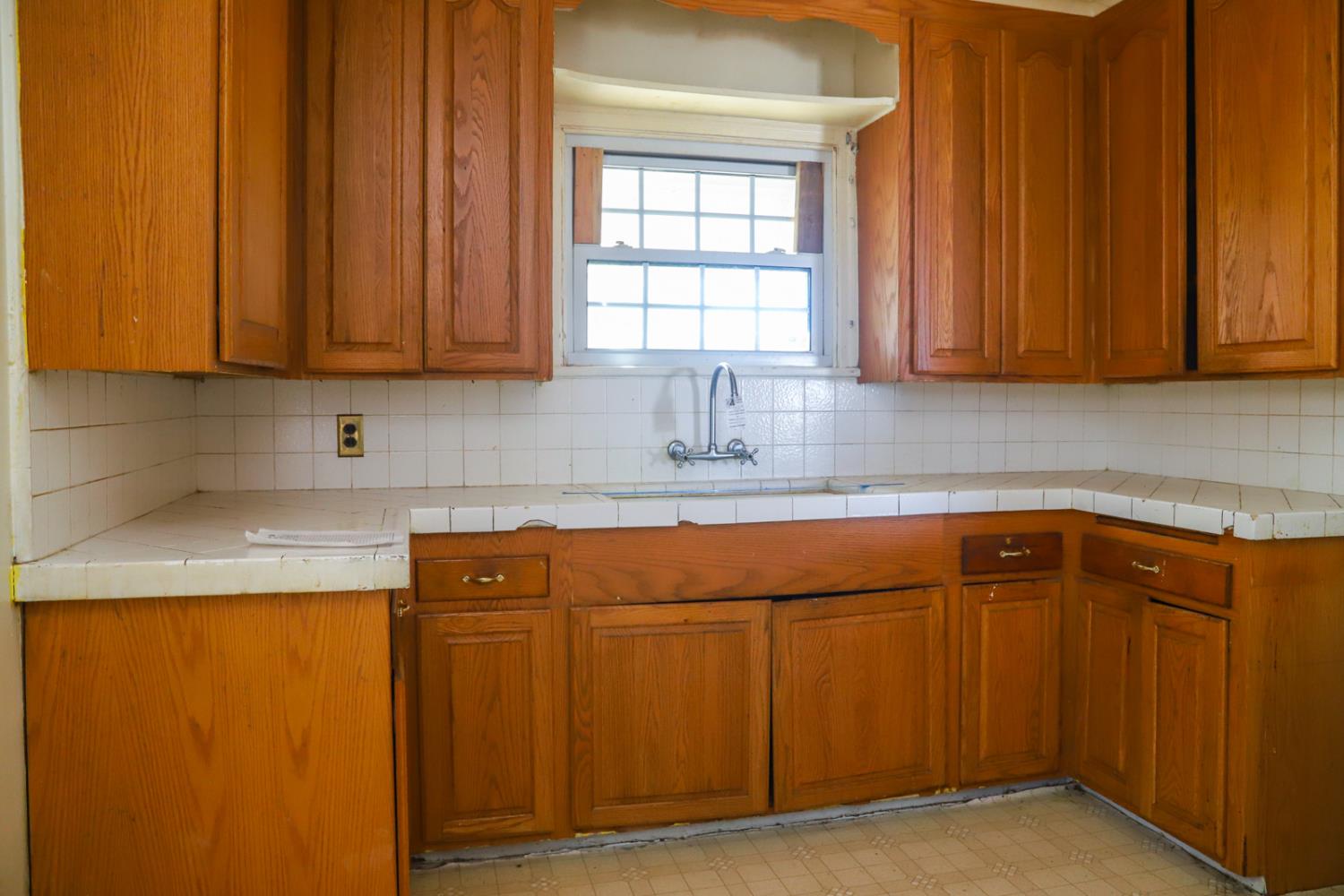 2033 Mayfair Dr E, Fresno, CA 93703