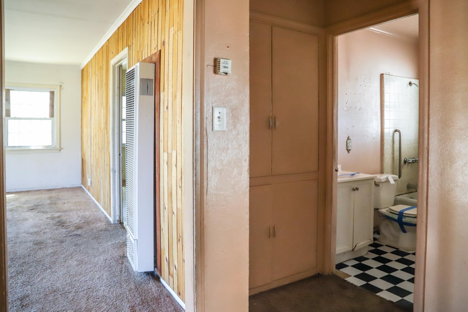 2033 Mayfair Dr E, Fresno, CA 93703