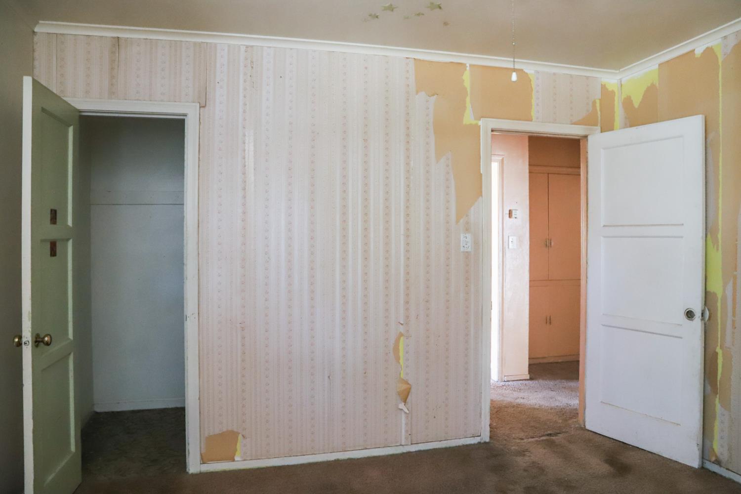 2033 Mayfair Dr E, Fresno, CA 93703