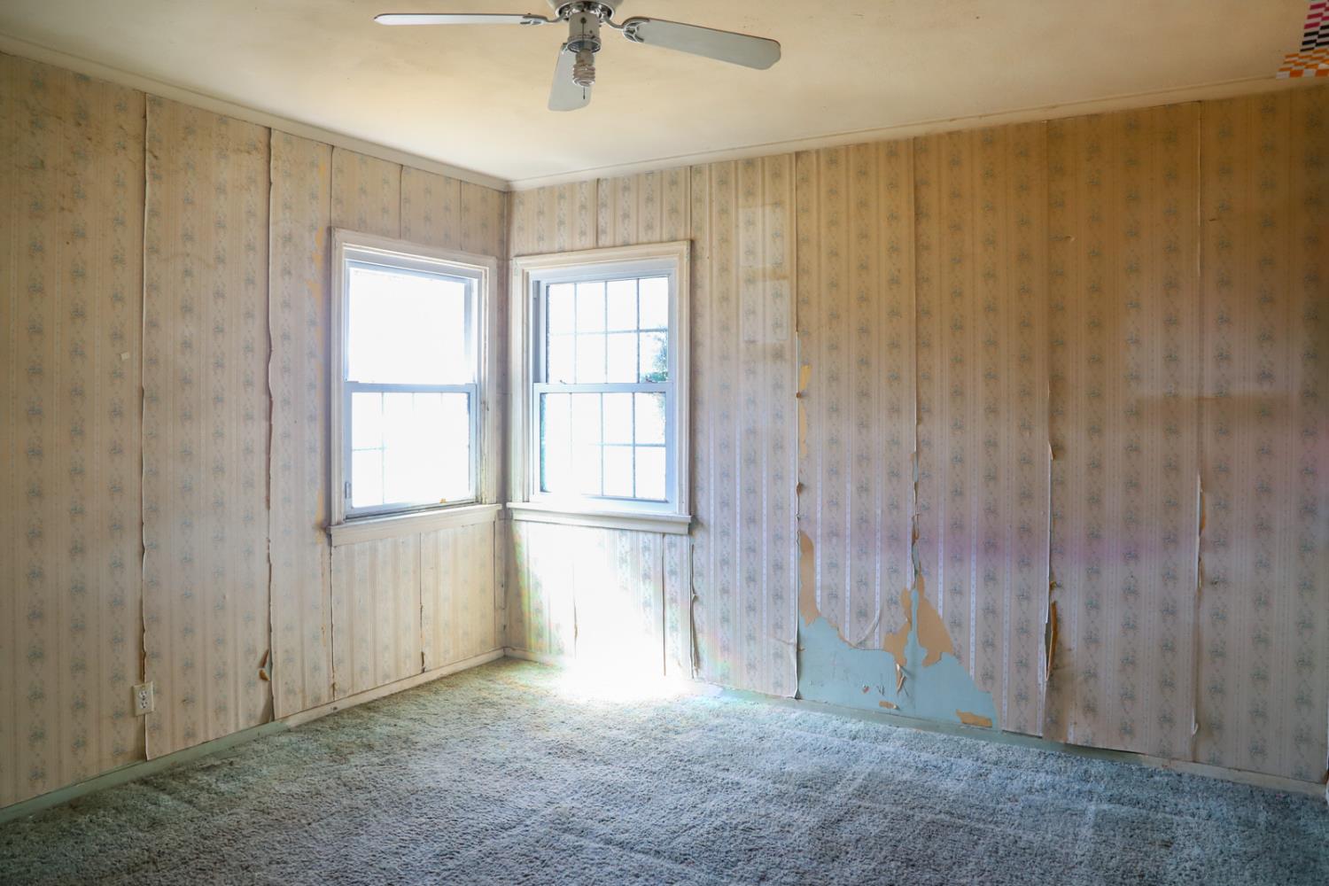 2033 Mayfair Dr E, Fresno, CA 93703