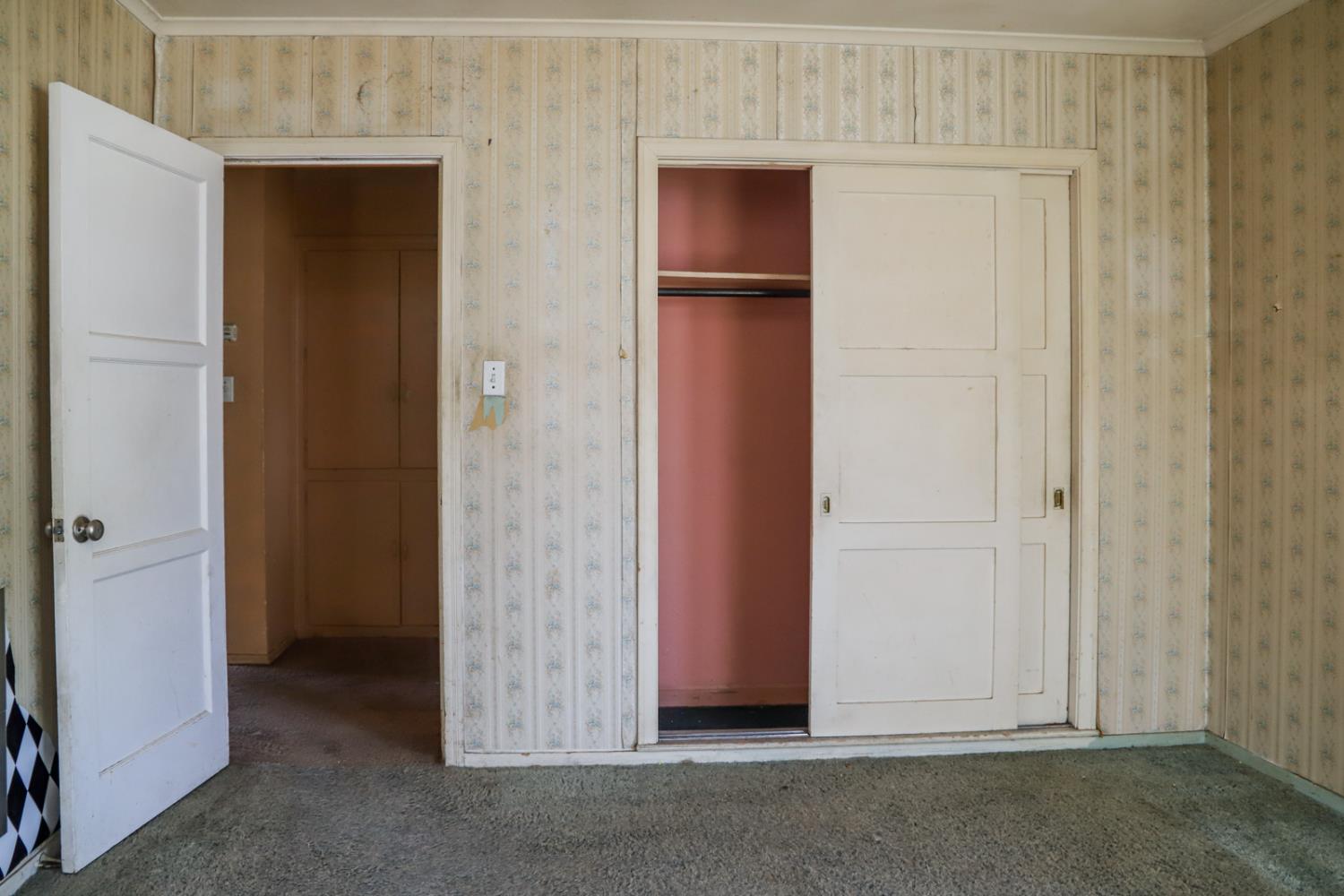 2033 Mayfair Dr E, Fresno, CA 93703