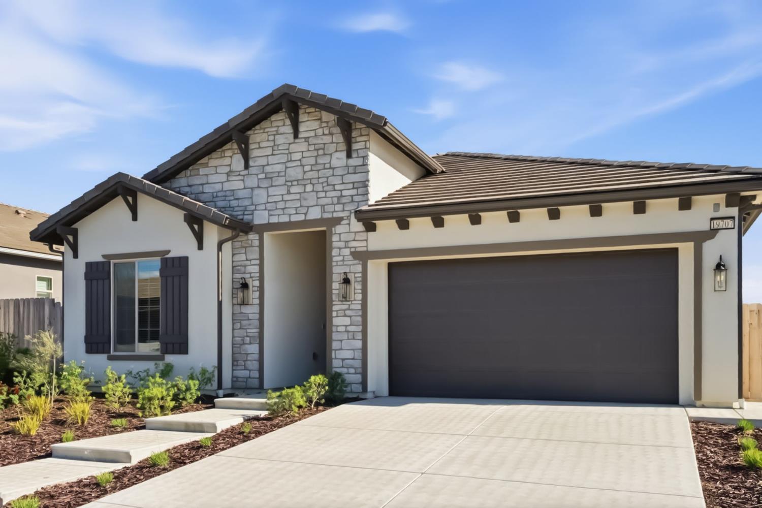 19707 Goldfield Ln, Friant, CA 93626