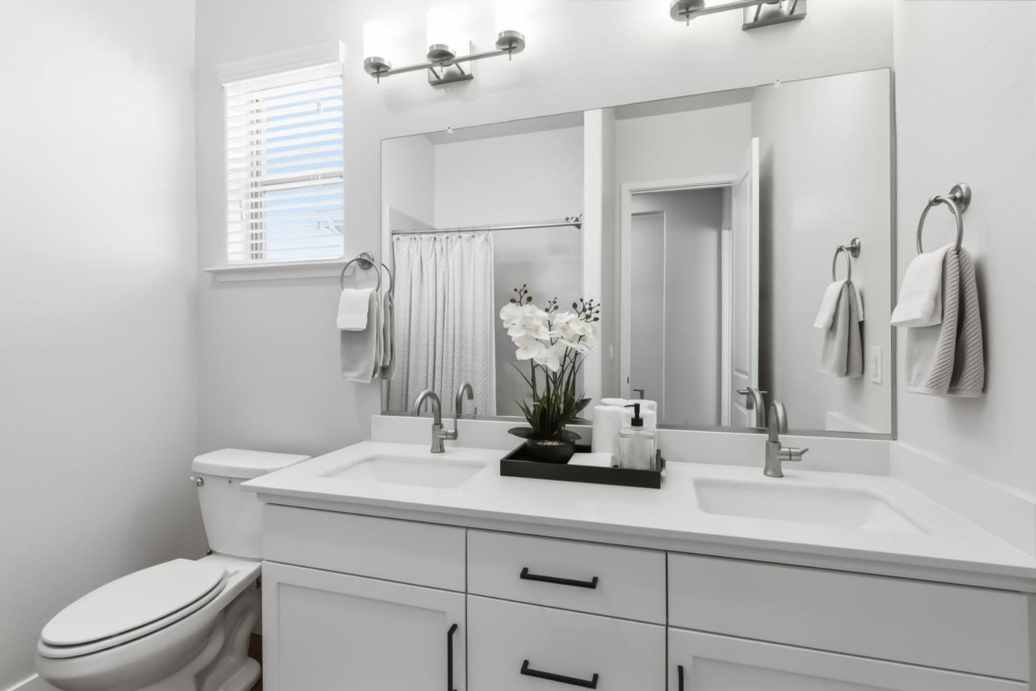 19707 Goldfield Ln, Friant, CA 93626