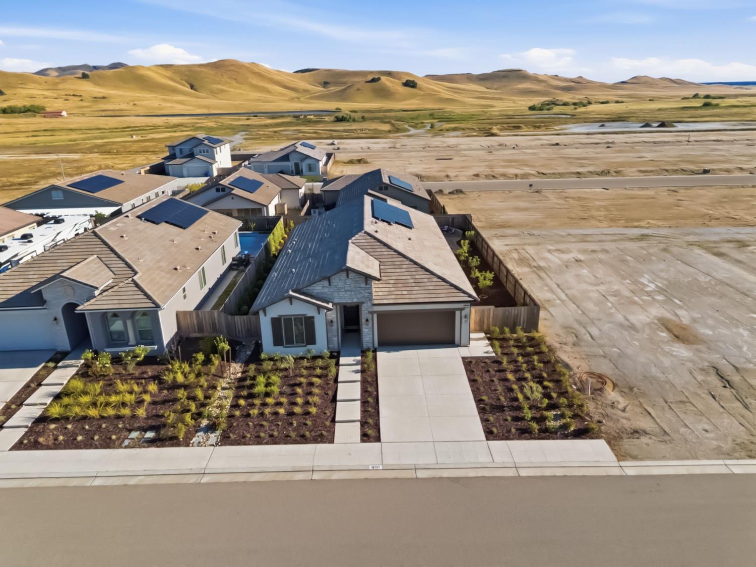 19707 Goldfield Ln, Friant, CA 93626