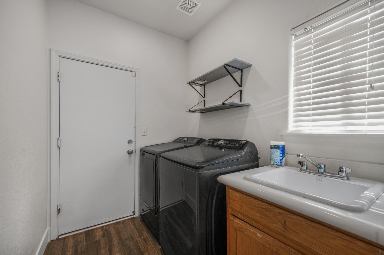 6602 E Lowe Ave, Fresno, CA 93727