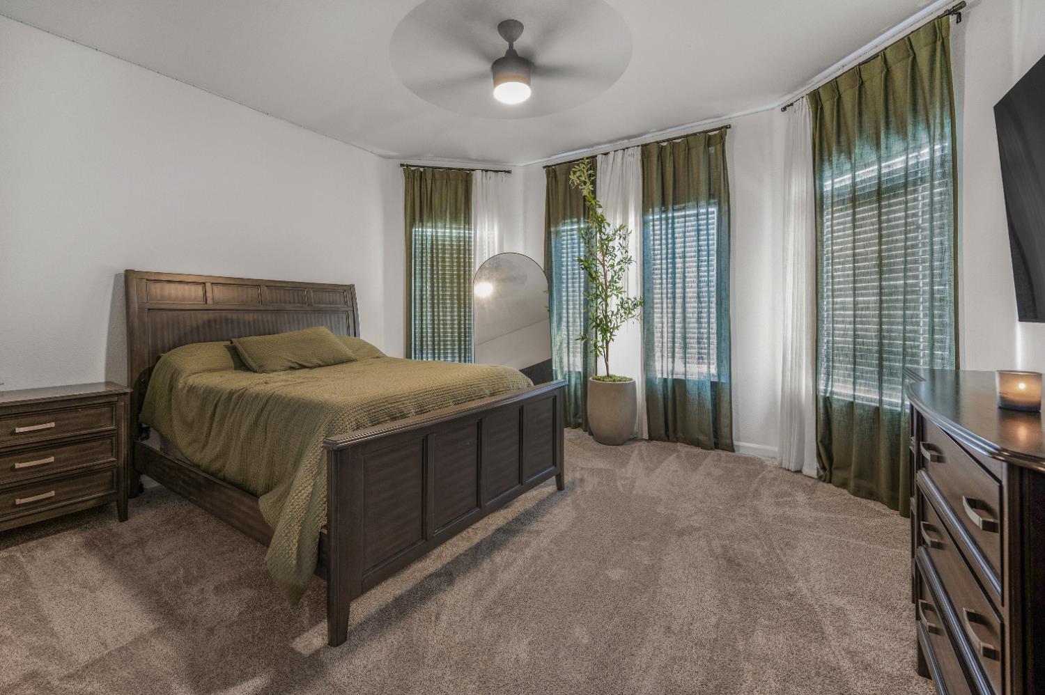 6602 E Lowe Ave, Fresno, CA 93727