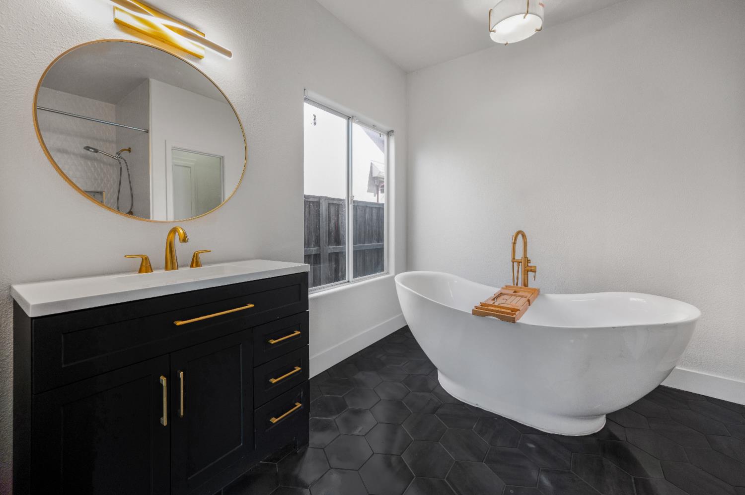 6602 E Lowe Ave, Fresno, CA 93727