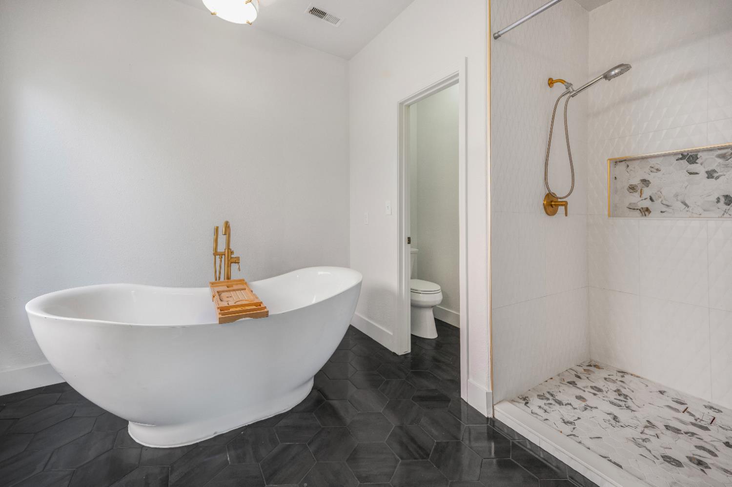 6602 E Lowe Ave, Fresno, CA 93727