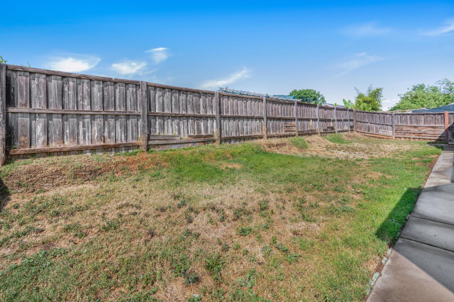 6602 E Lowe Ave, Fresno, CA 93727