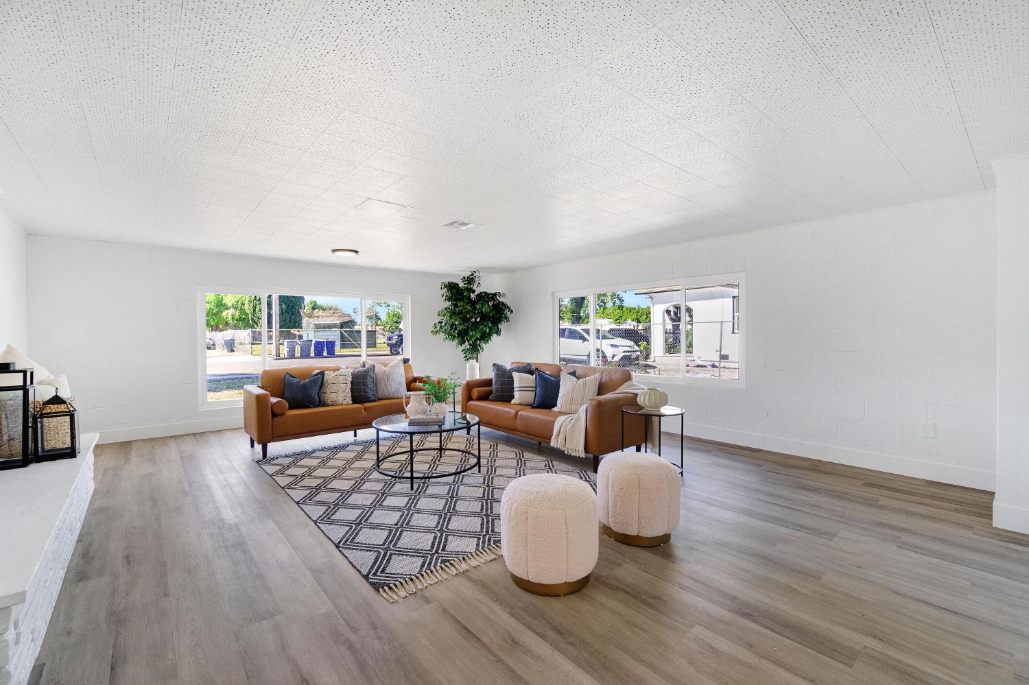 2819 E Tyler Ave, Fresno, CA 93701