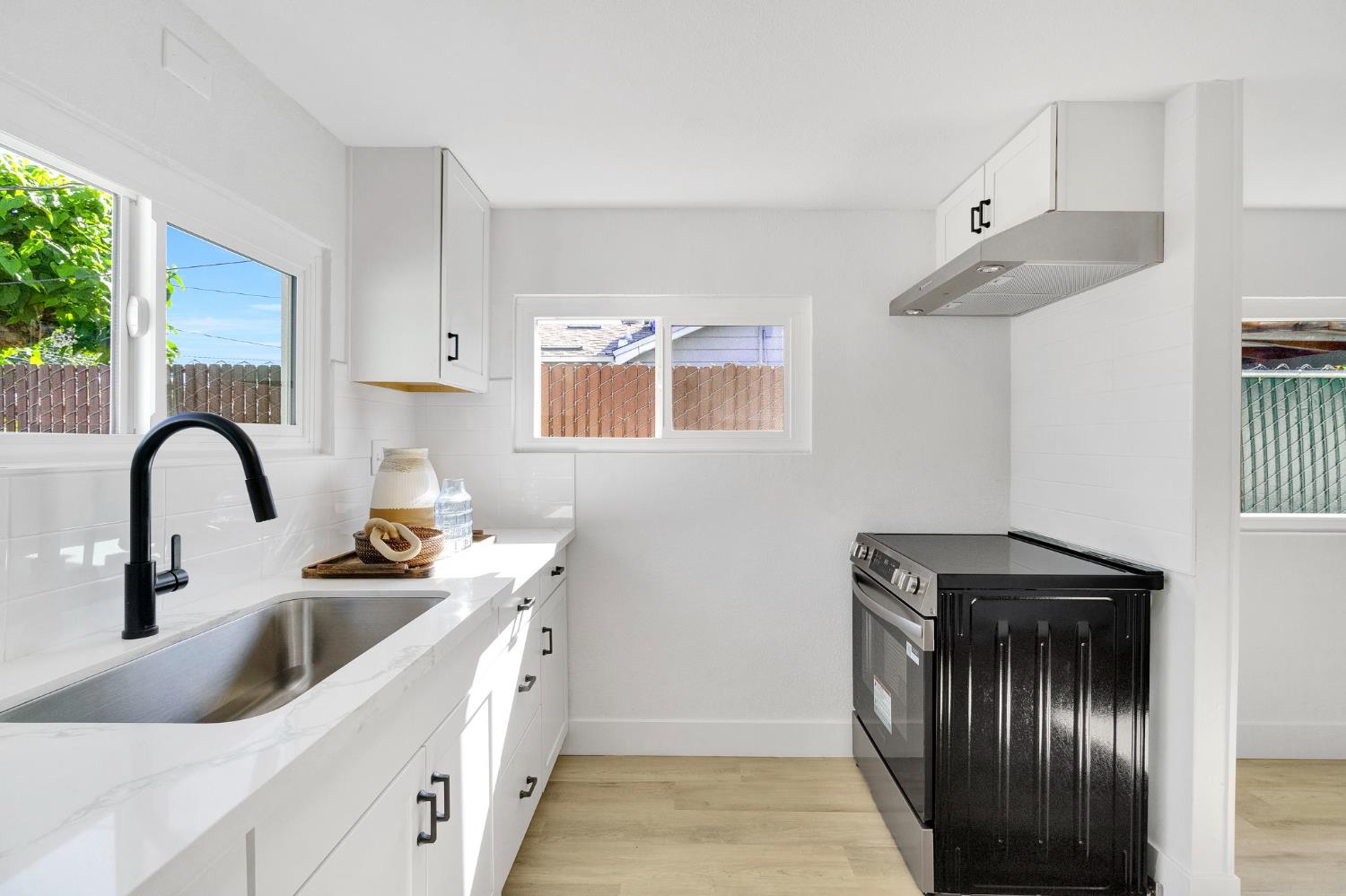 2819 E Tyler Ave, Fresno, CA 93701