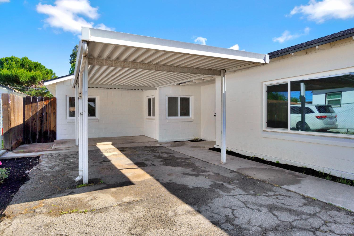 2819 E Tyler Ave, Fresno, CA 93701