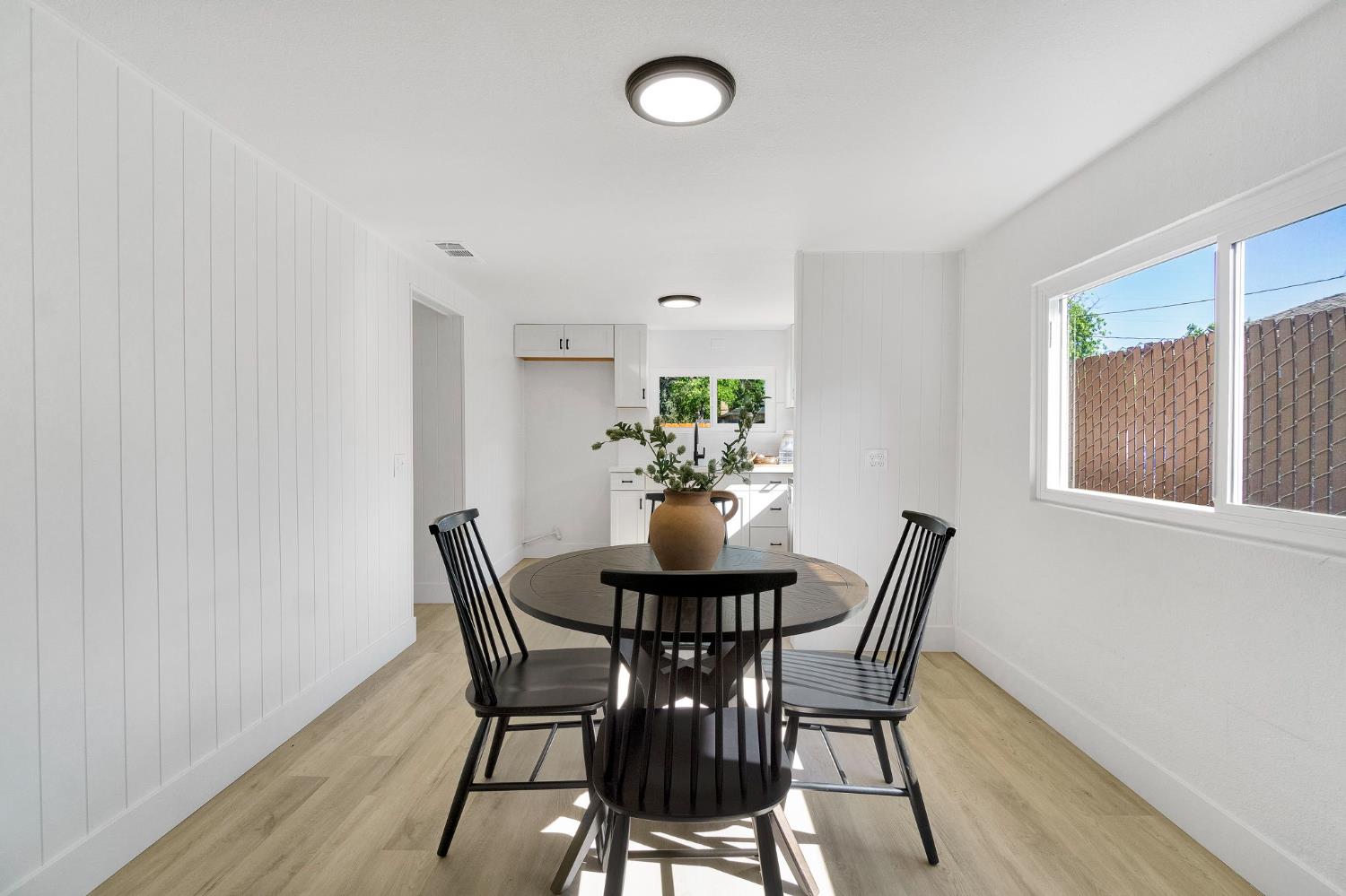 2819 E Tyler Ave, Fresno, CA 93701