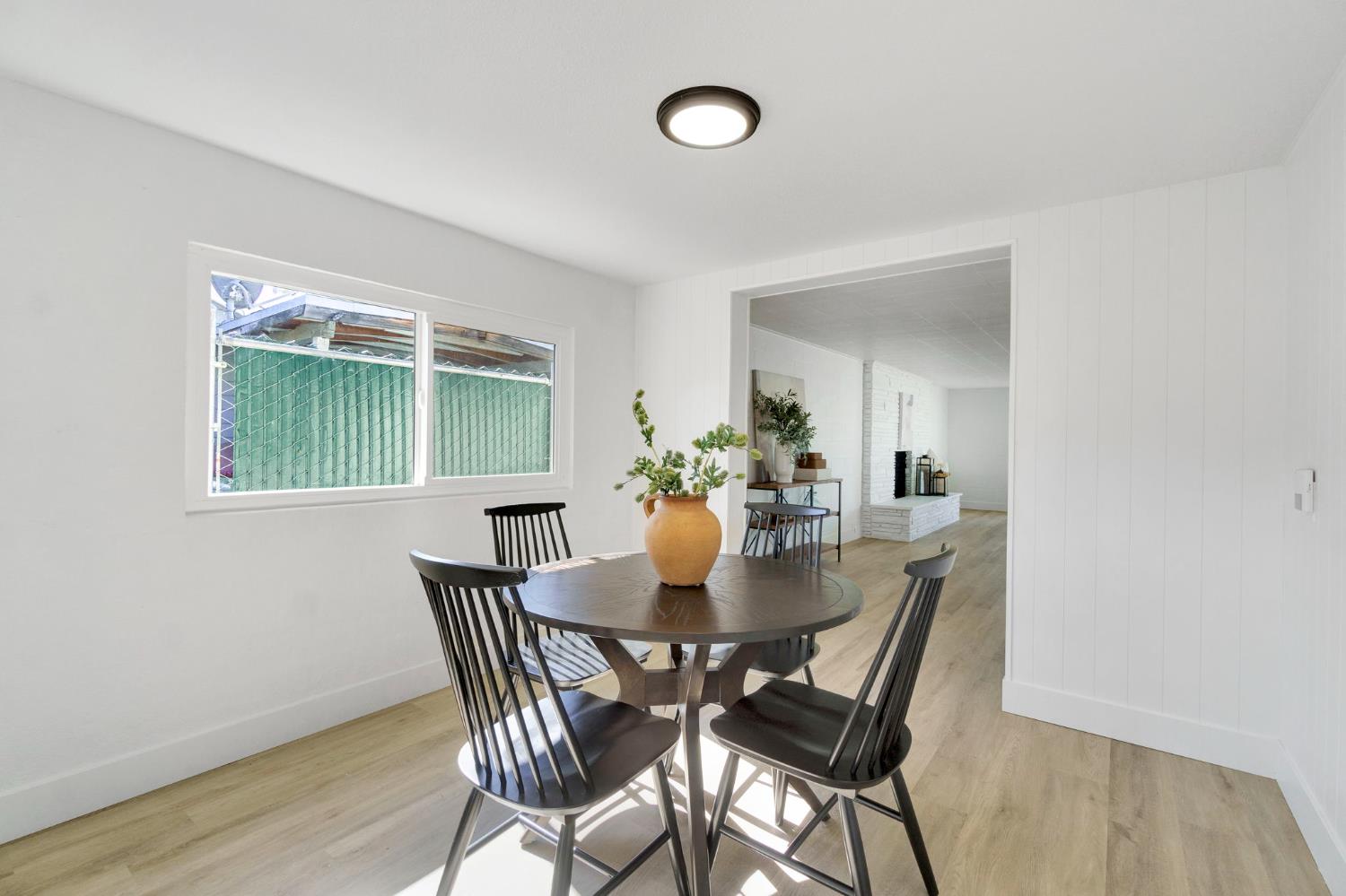 2819 E Tyler Ave, Fresno, CA 93701