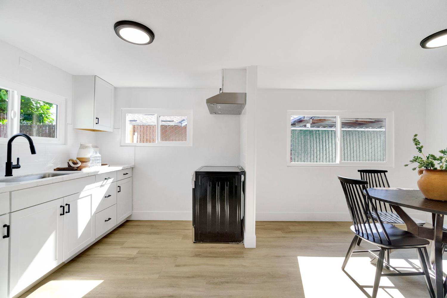 2819 E Tyler Ave, Fresno, CA 93701